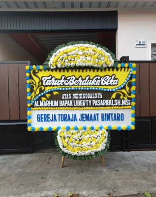 Papan Bunga Duka di Pateten Dua